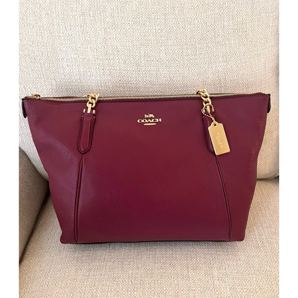 COACH AVA Pebble Leather Tote⭐️